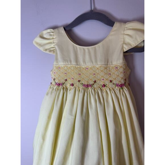 Smocked Yellow Short Sleeve Dress With Tie Little Girls Size 2 Lined - Picture 10 of 11